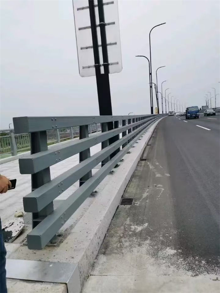 购买LED灯光栏杆满意后付款