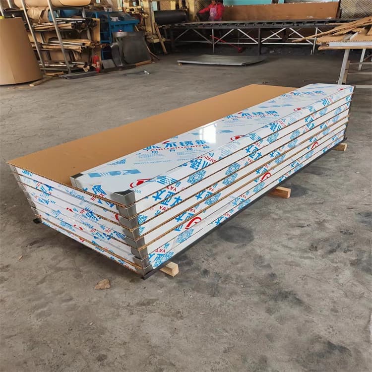 发货及时的不锈钢铅门厂家