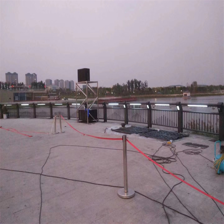 经久耐用的304不锈钢复合管栏杆