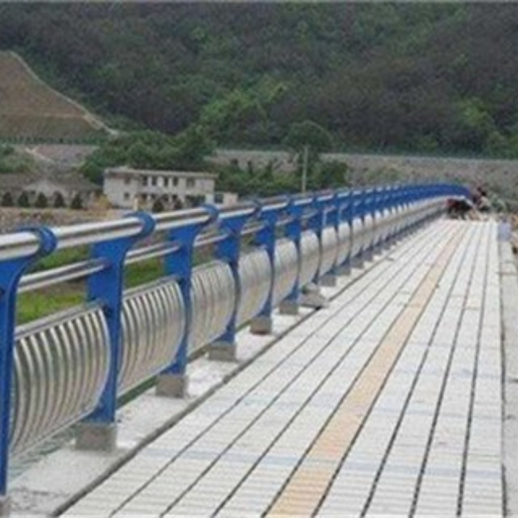 不銹鋼護欄橋防撞護欄品質值得信賴