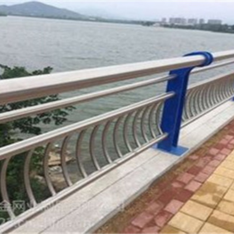 鋼板立柱橋梁不銹鋼護欄價格