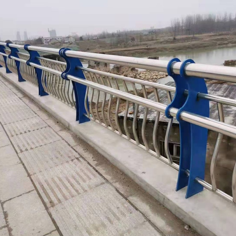 不锈钢护栏道路防撞护栏用心制造