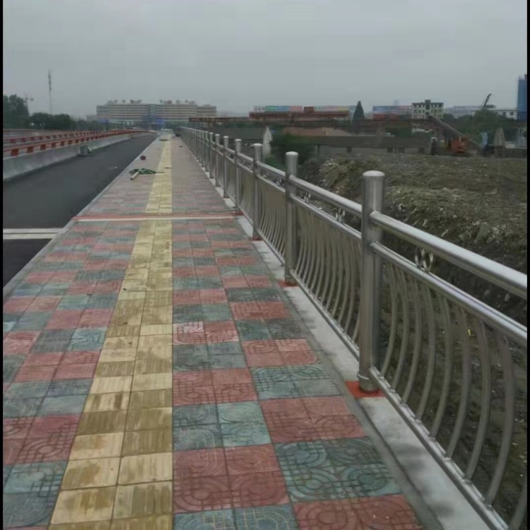 不銹鋼護欄_高鐵護欄實力公司