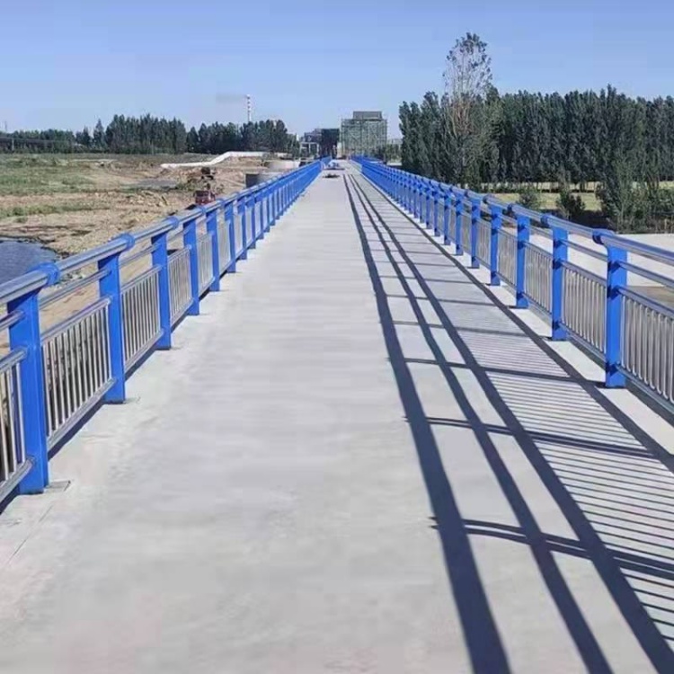 道路护栏,喷漆人行道防撞栏杆市场行情