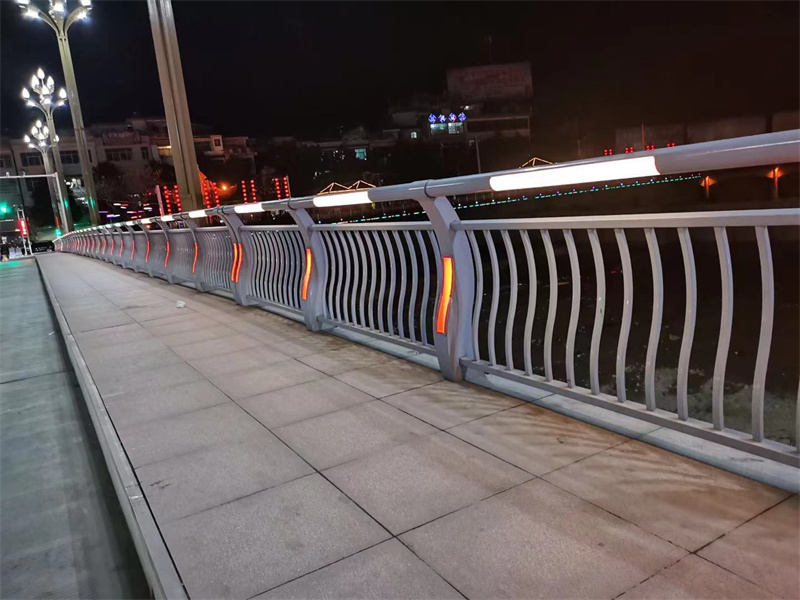 燈光護欄工廠認證