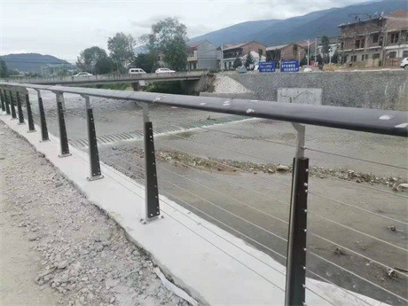 沈阳304不锈钢复合管护栏现货报价