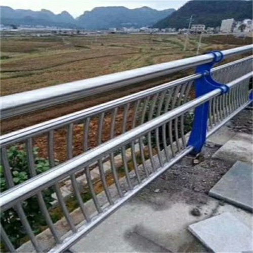 郑州发货速度快的河北不锈钢复合管护栏批发商