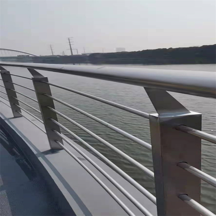 不锈钢河道护栏价格合理直销厂家