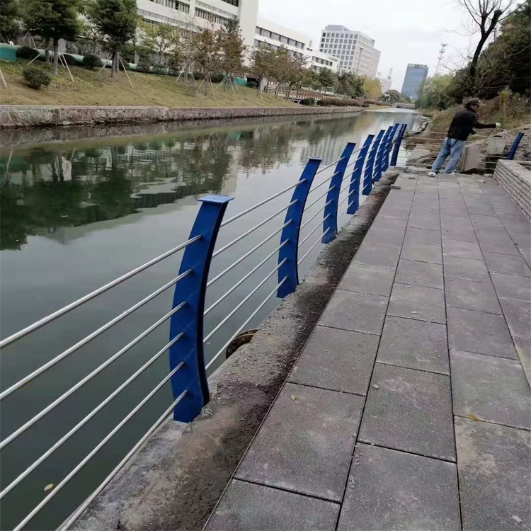 桥梁河道防撞护栏生产基地精致工艺