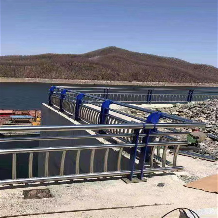 路面防撞护栏多少钱一吨供应采购