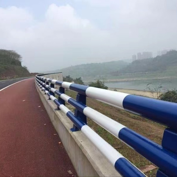 護欄不銹鋼復合管護欄廠實地大廠