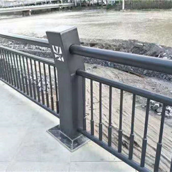  护栏用心做产品