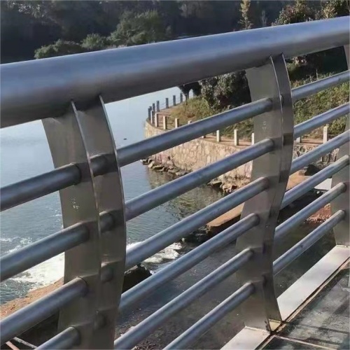 运动场不锈钢护栏