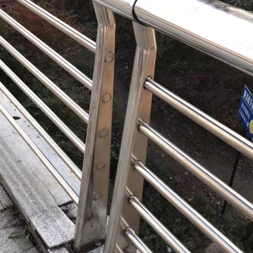 护栏河道护栏栏杆产地工厂同城服务商