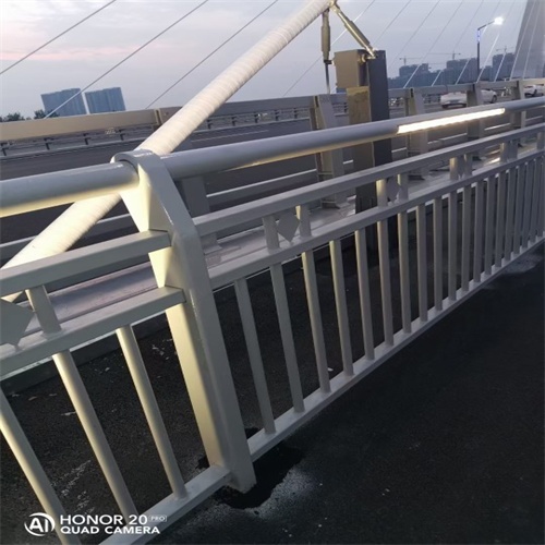 桥梁防撞护栏生产厂家电话