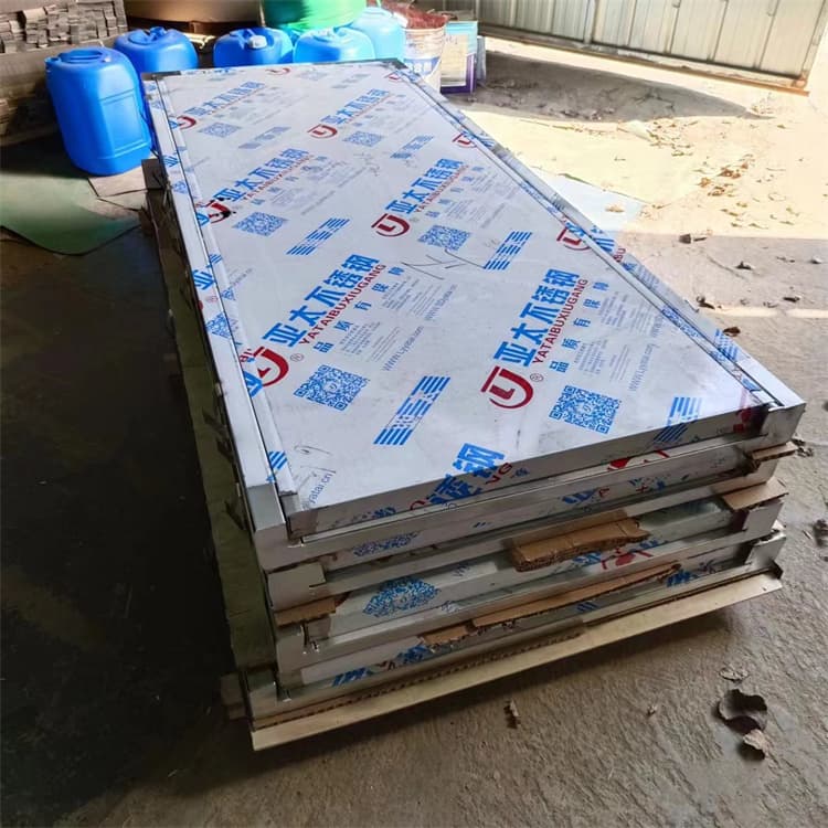 手动不锈钢铅门好品质看的见