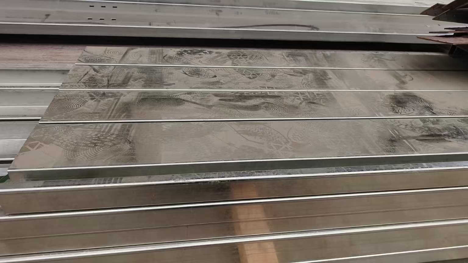 彩钢瓦_格型号无缝钢管原厂制造