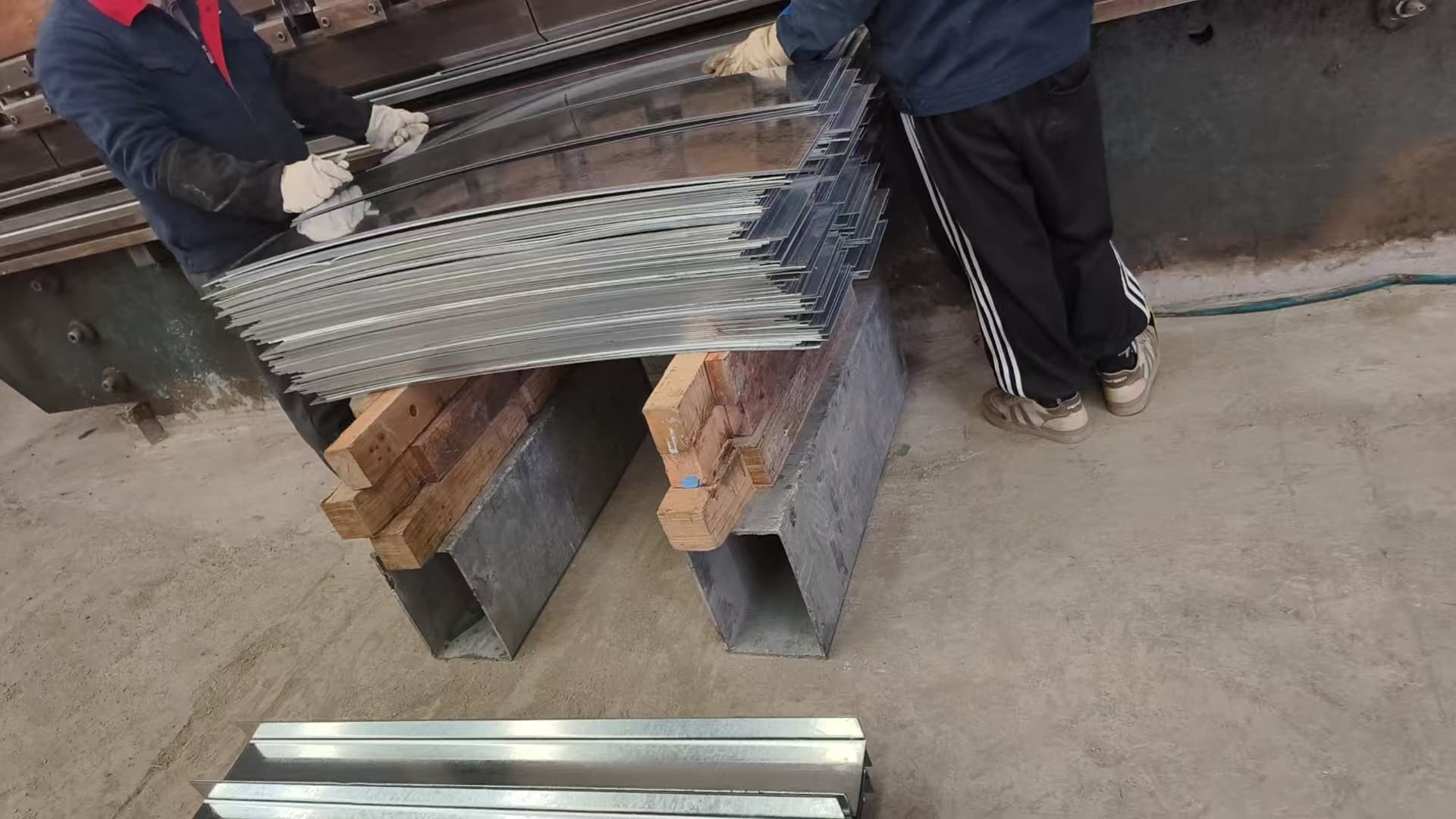 【彩钢瓦】格型号无缝钢管源头把关放心选购