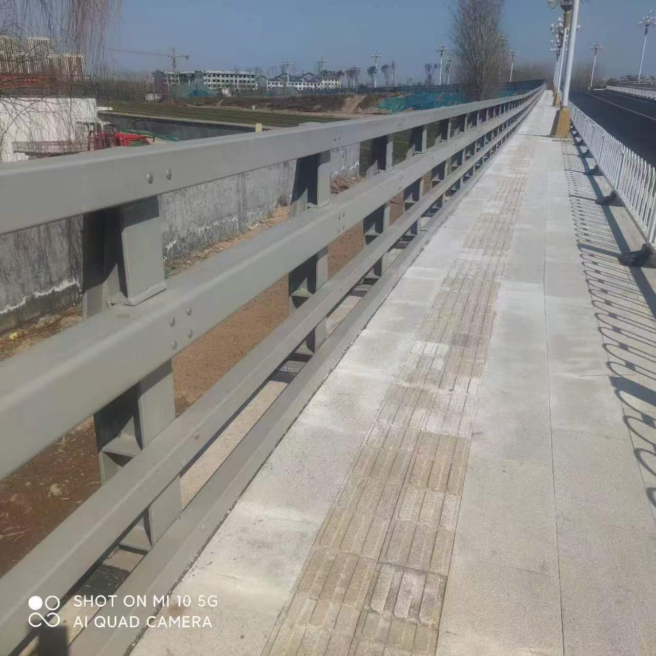 护栏_铝合金护栏现货直供