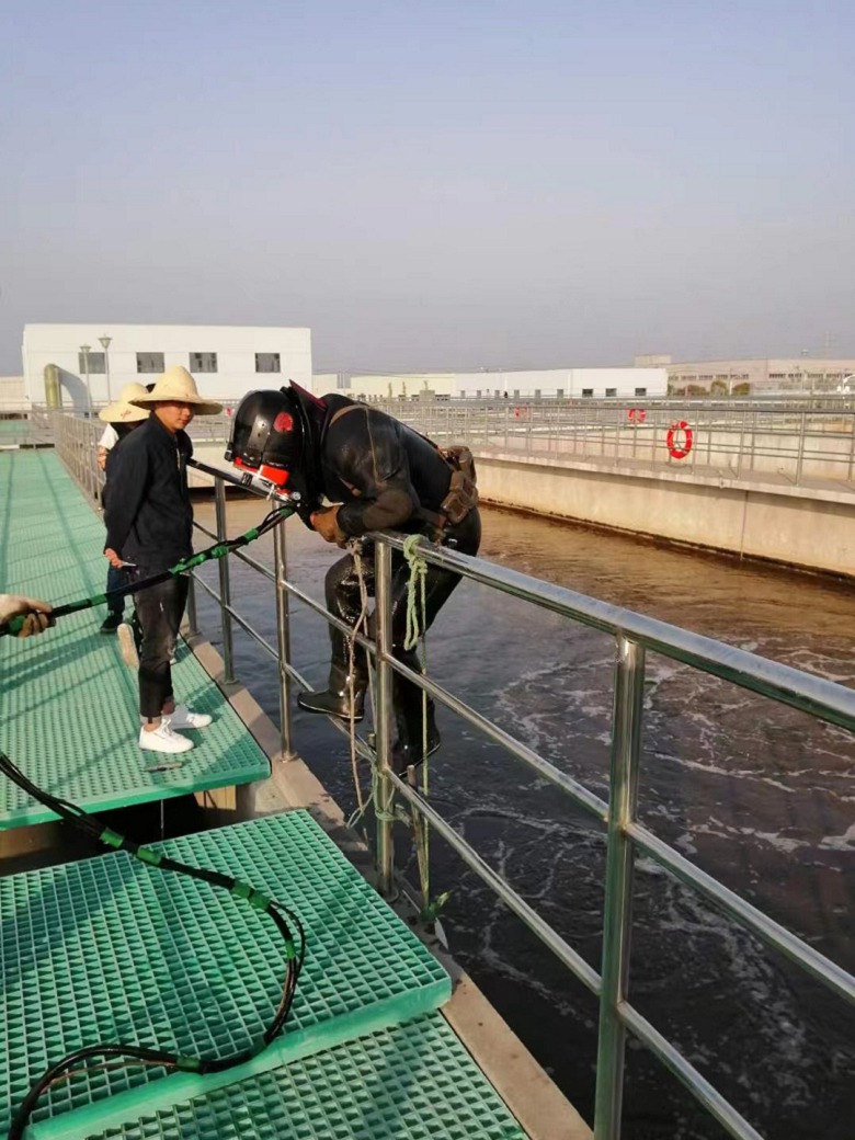 小型拼装浮吊船质量优良随叫随到