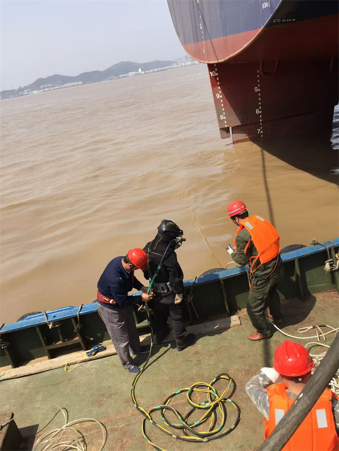水下钻孔打孔安装经验丰富
