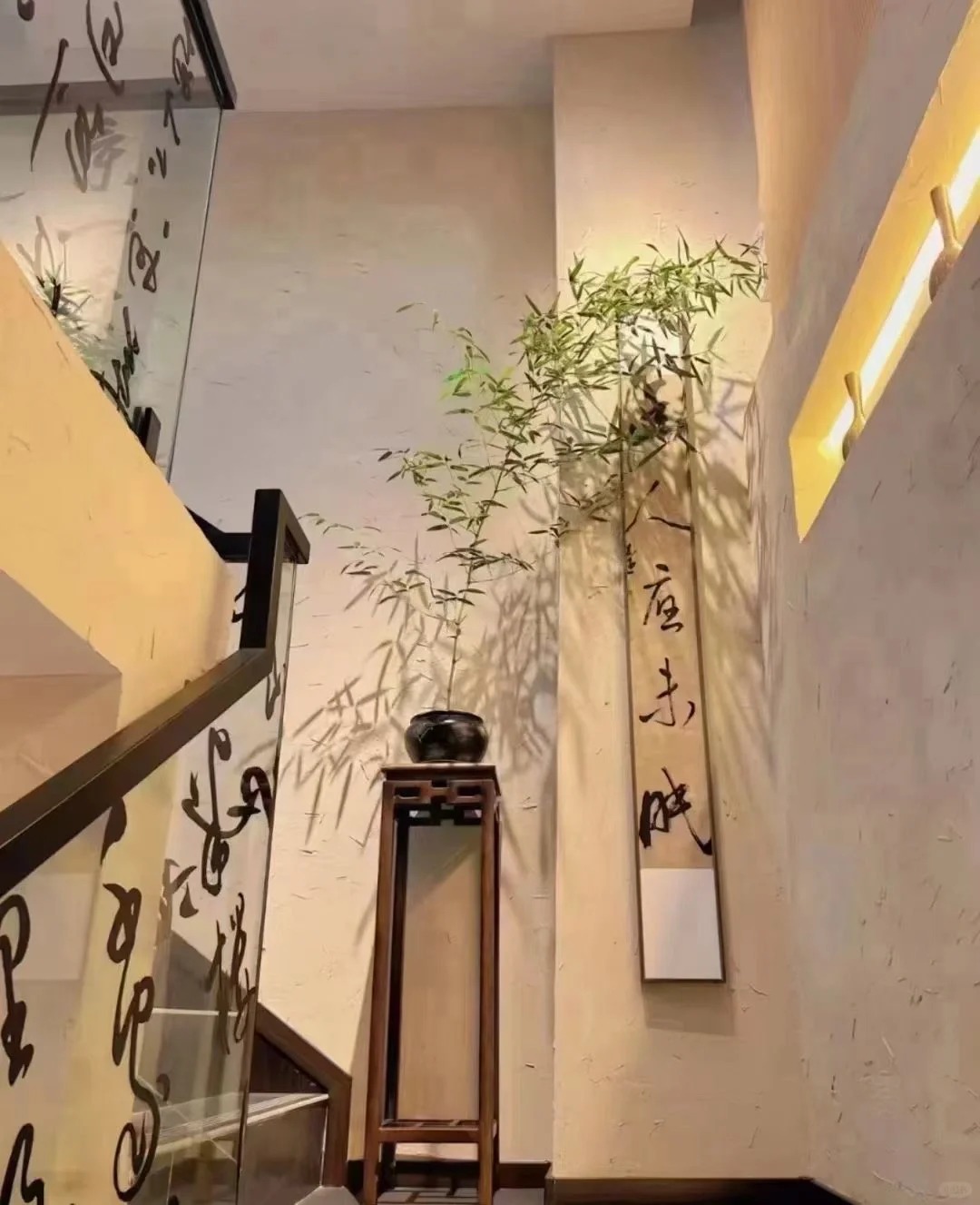 乡村改造，稻草漆厂家，环保涂料，仿夯土漆批发价格