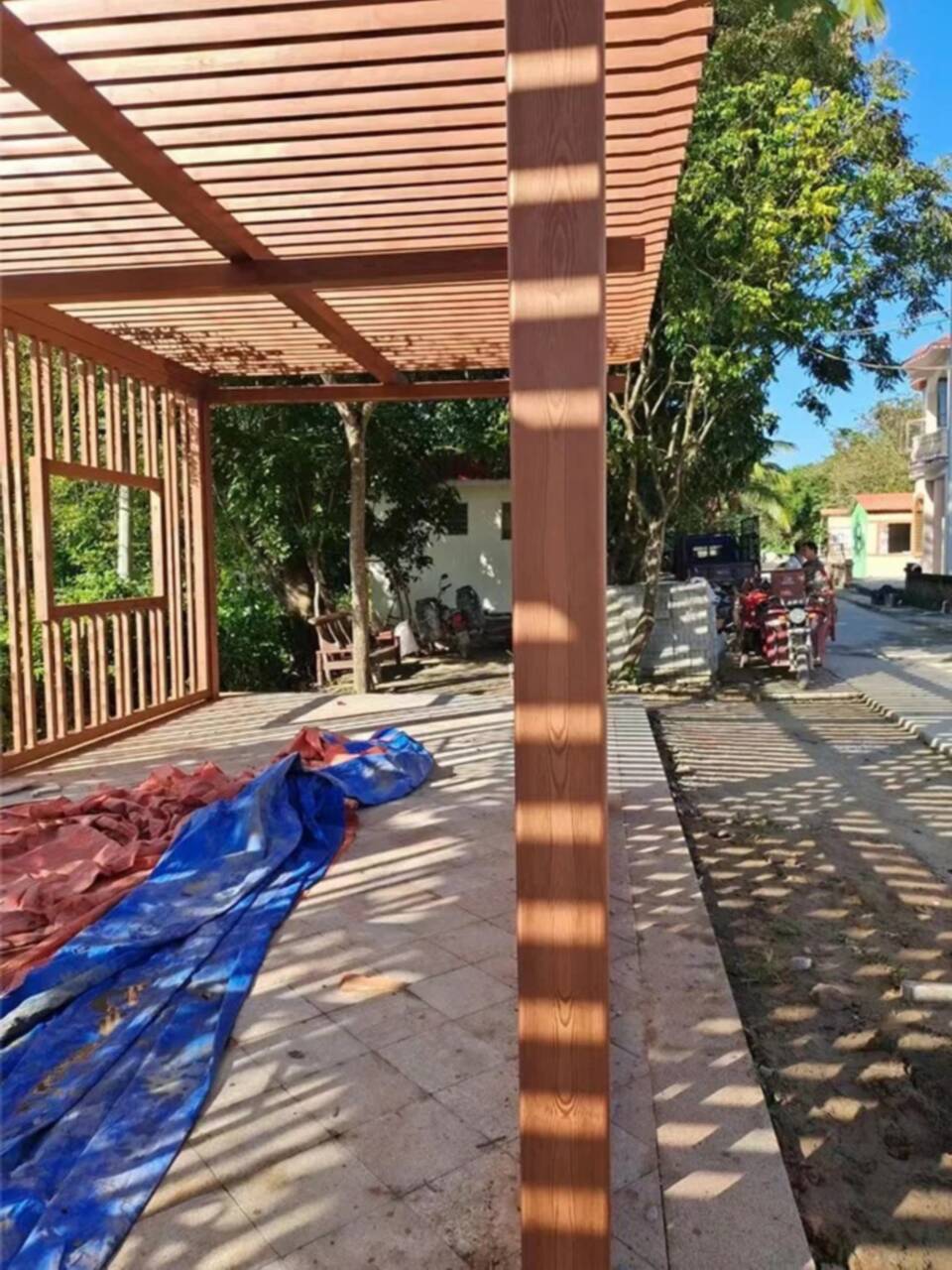廊架长廊木纹漆，钢结构金属面木纹漆，仿木纹漆施工厂家