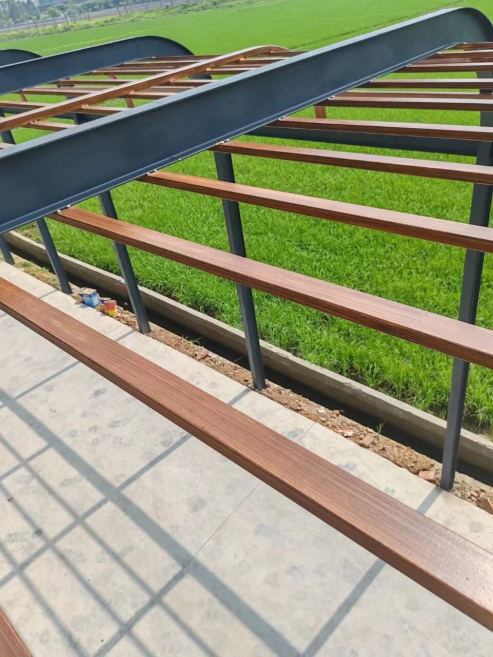 钢结构仿木纹漆，金属面木纹漆，镀锌管木纹漆全包施工价格