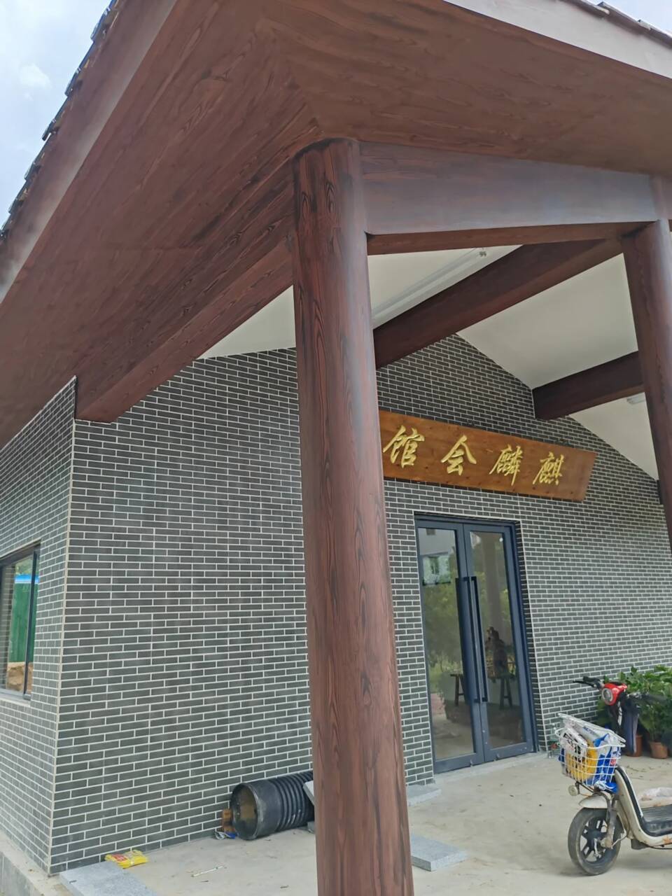 铝合金镀锌管木纹漆施工多少钱选择我们没错
