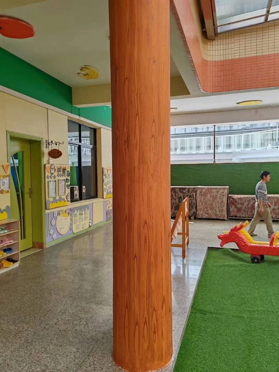 廊架护栏木纹漆，钢结构仿木纹漆，仿古木纹漆全包施工价格