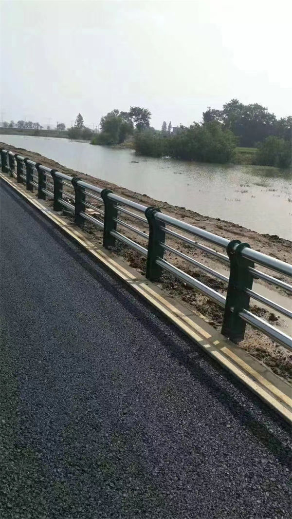 镀锌防撞护栏厂家自治区报价