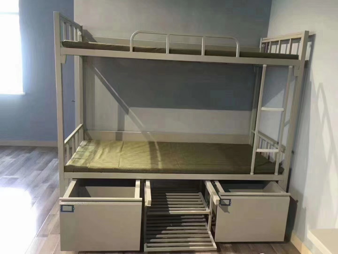 县高低床实体厂家