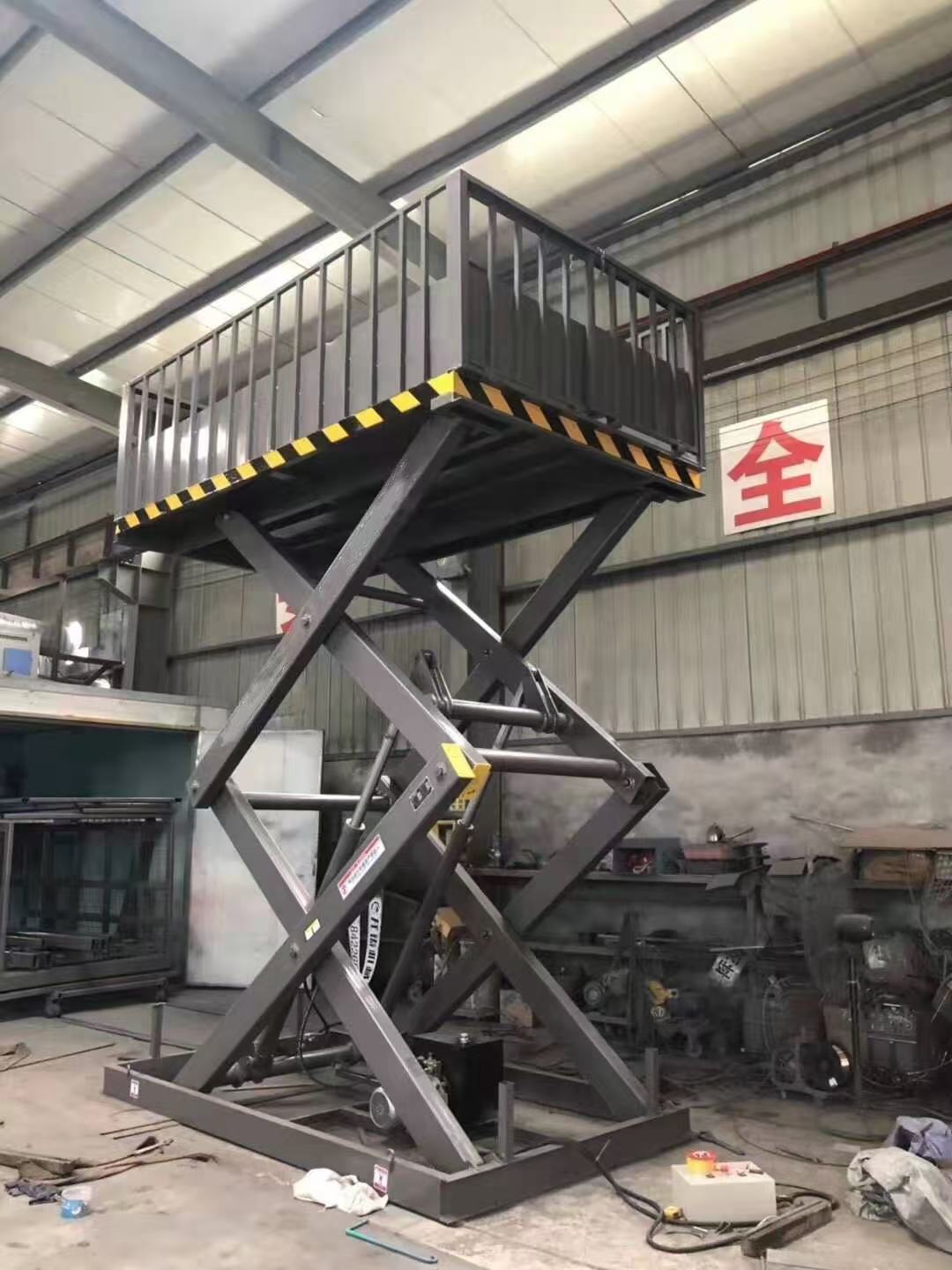 剪叉移动升降机价格