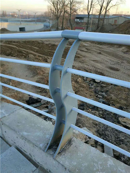 榆林Q355C桥梁防撞护栏经久耐用